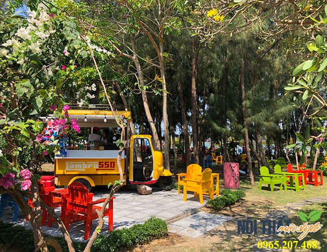 Cafe The Secpaje lựa chọn bàn ghế bãi biển mã CF78 đặt trong lòng cây xanh khiến du khách lạc lối Cafe The Secpaje lựa chọn bàn ghế bãi biển mã CF78 đặt trong lòng cây xanh khiến du khách lạc lối