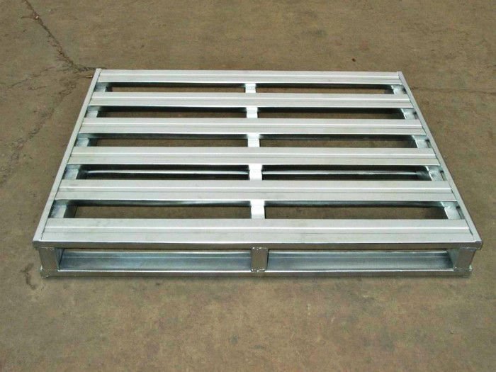 Pallet kim loại với đặc tính siêu cứng, siêu khỏe dùng trong các ngành công nghiệp nặng