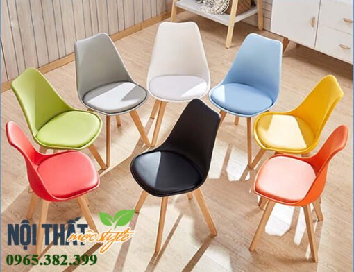 Ghế Eames với nhiều tông màu nổi bật