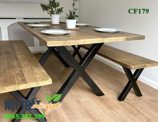 Bàn ghế cafe ngoài trời CF179 được sản xuất bằng chất liệu sắt và gỗ trường tồn với thời gian